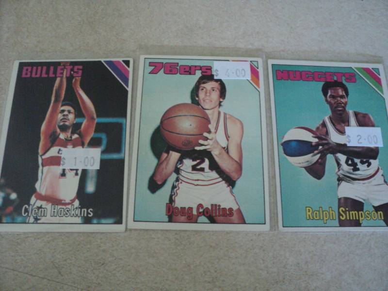 lot 79 image: 1975-76 Topps Basketball Cards...
