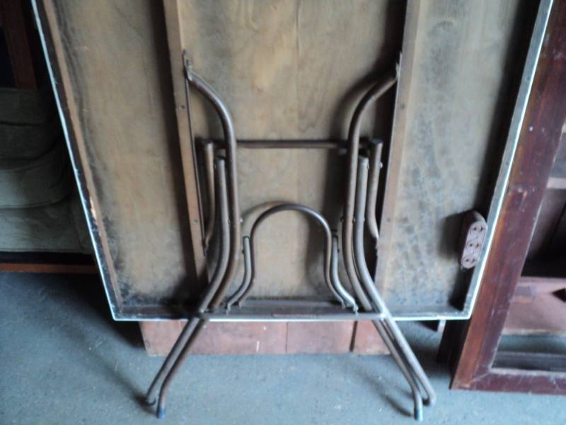 lot 42 image: Square Collapsible Table with Plug ...
