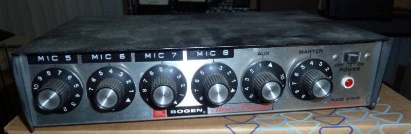 lot 127 image: Bogen MixerPreamp and Shure deskto...