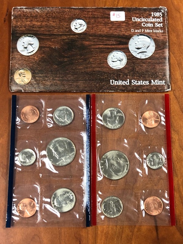 lot 15 image: 1985 U.S. Uncirculated P & D Mint S...