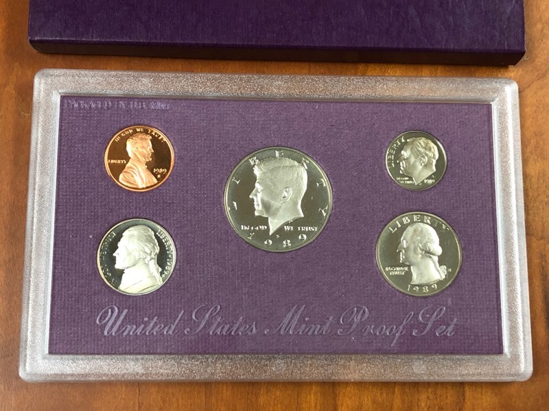 lot 57 image: 1989 U.S. Mint Proof Set, 5-Coin Se...