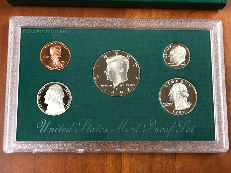 lot 60 image: 1997 U.S. Mint Proof Set, 5-Coin Se...