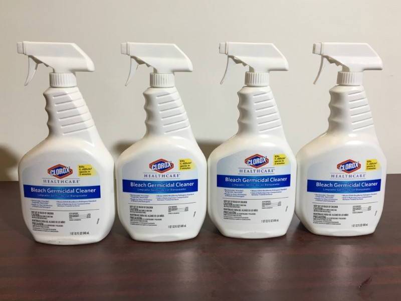 lot 61 image: Clorox Germicidal Cleaner