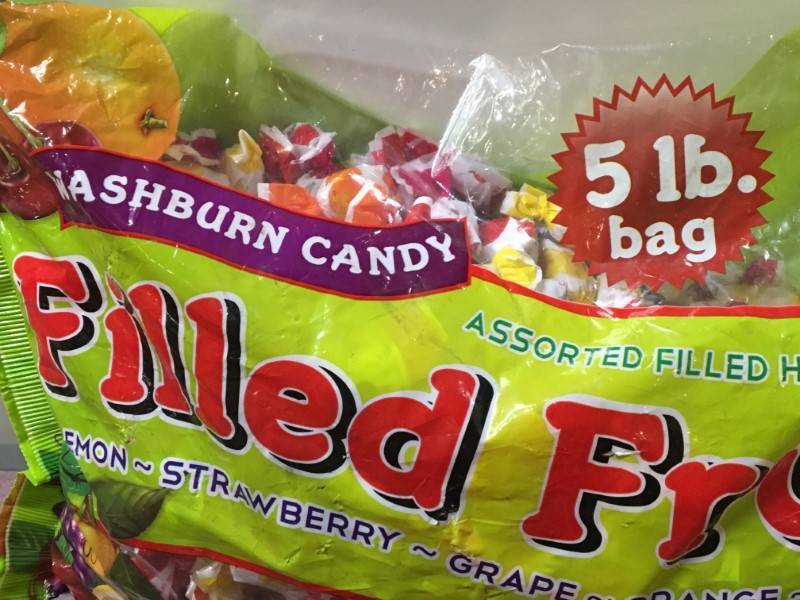 lot 128 image: Filled Fruit Candy