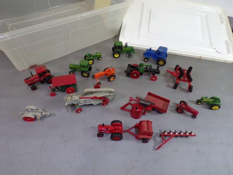 lot 9 image: Toy Tractors with Tote