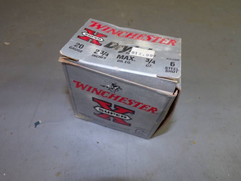 lot 30 image: 22 Rounds of Winchester 20 Guage Shotgun Shells