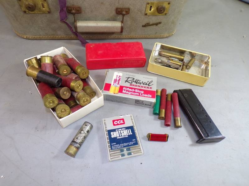lot 32 image: Ammunition, Gun Clip and Vintage Suitcase