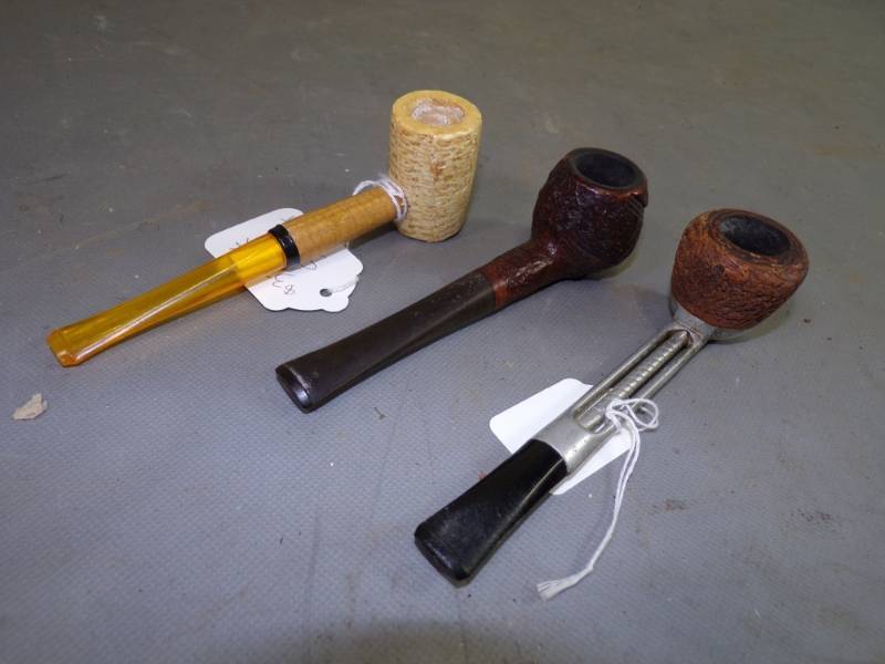 lot 39 image: 3 Pipes