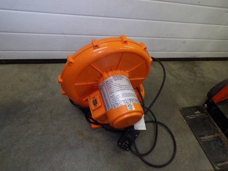lot 77 image: Air Blower