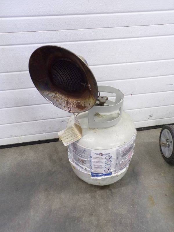 lot 79 image: Mr. Heater with 20 lb Tank