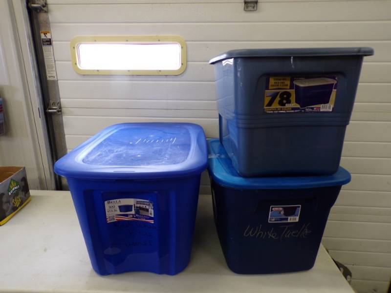 lot 81 image: 3 Storage Totes with Covers