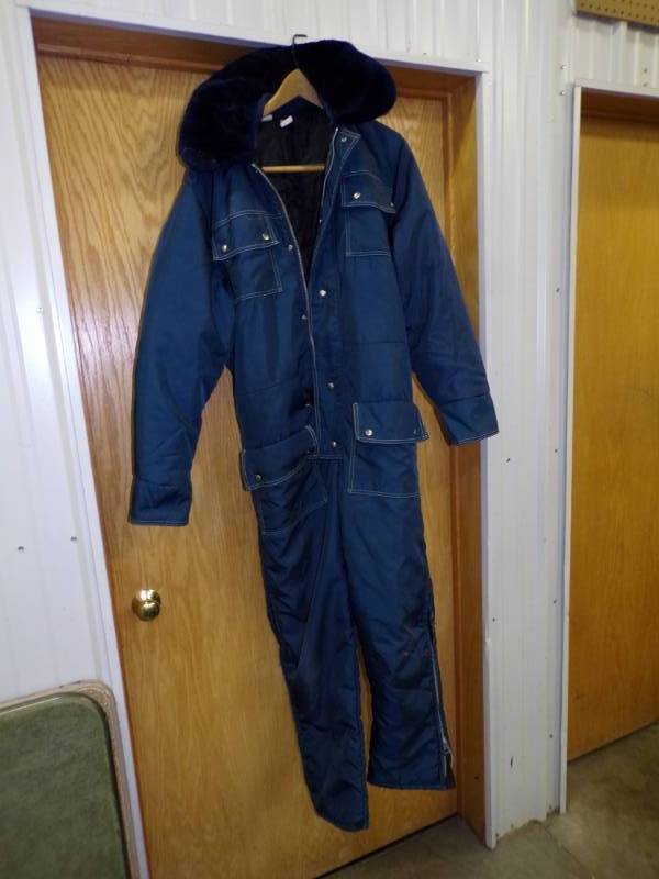 lot 104 image: Mens Medium Tall Snowmobile Suit
