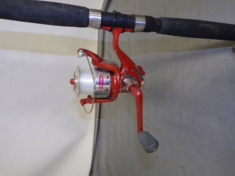 lot 108 image: Heavy Duty Rod and Reel