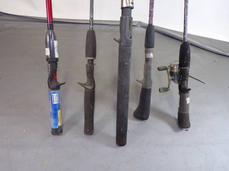 lot 112 image: 5 Fishing Rods and one Reel