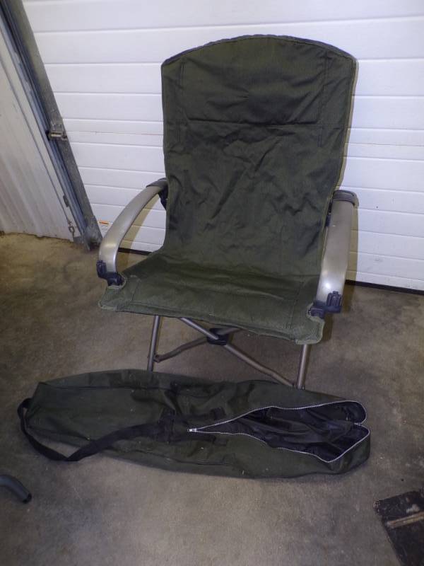 lot 116 image: Folding Chair with Case
