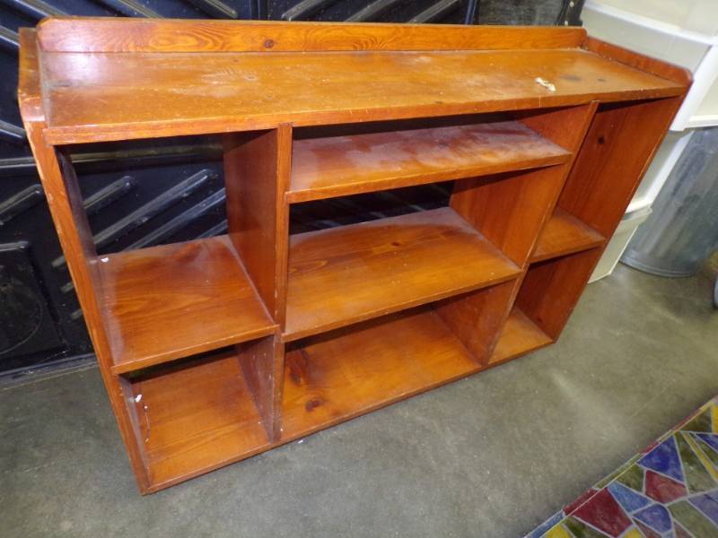lot 122 image: Wood Shelf