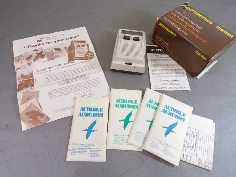 lot 52 image: Vintage Microsonics Microphonograph with 40 Audubon Bird Recordings