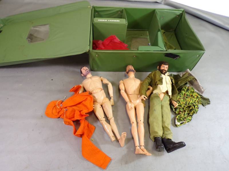 lot 62 image: 3 1964 GI. Joes, and Combat man equipment Case