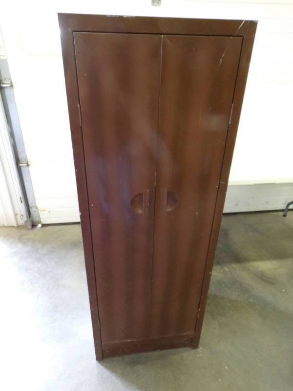 lot 84 image: Metal Cabinet 60 x 22 x 18