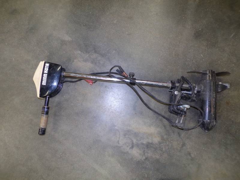 lot 98 image: Minn Kota 65 Trolling Motor