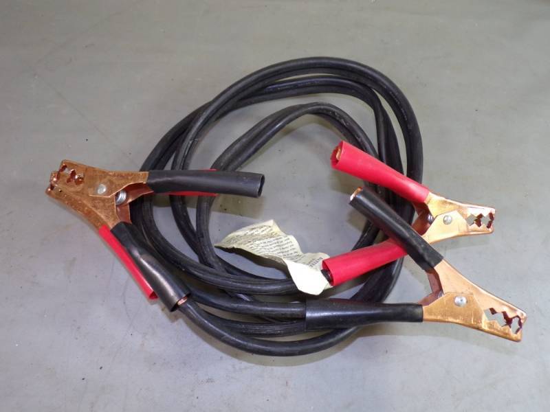 lot 100 image: Pair of Jumper Cables