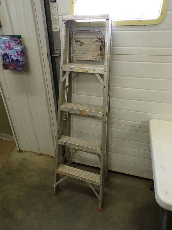 lot 132 image: 5 Aluminum Step Ladder