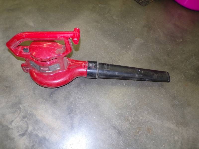 lot 133 image: Toro 110v Blower