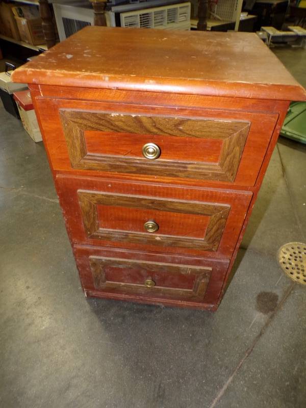 lot 144 image: Night Stand with 3 Drawers