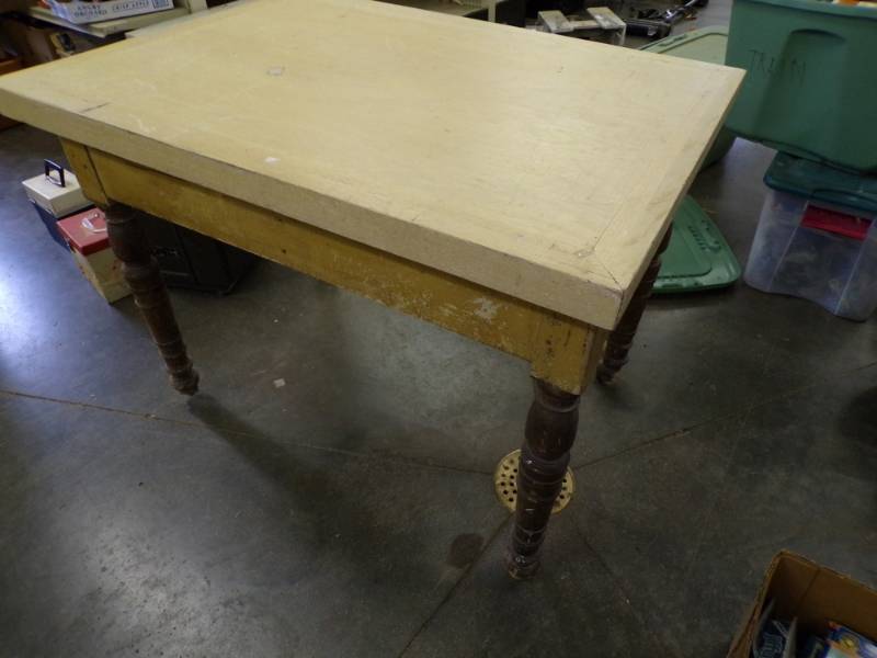 lot 147 image: Vintage Table Frame with legs and top
