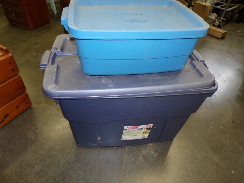 lot 157 image: Pair of Storage Totes with Covers