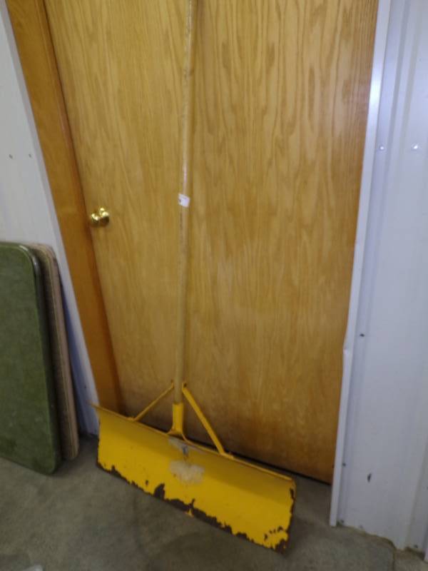 lot 159 image: Snow Shovel