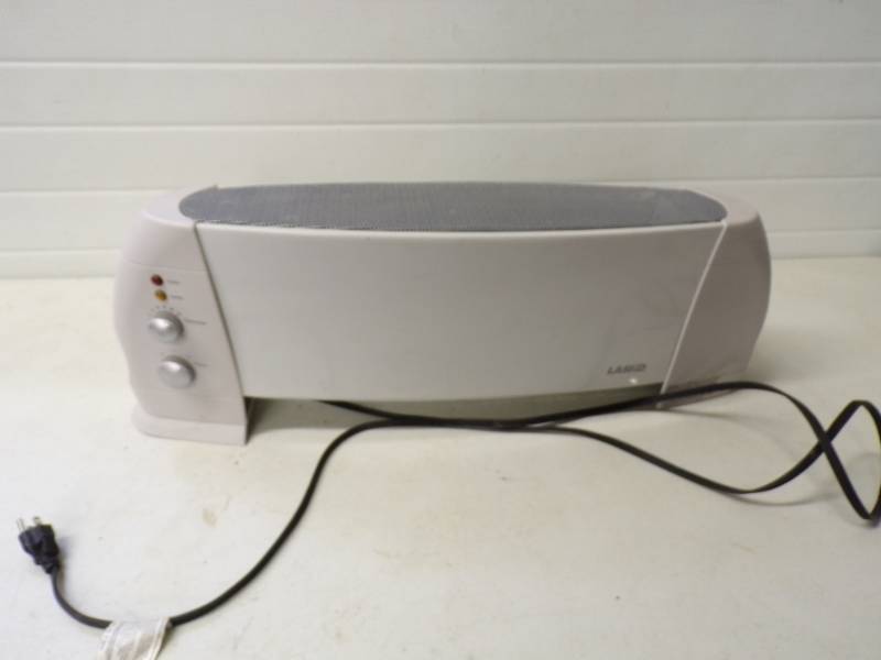 lot 162 image: 110v Electric Heater
