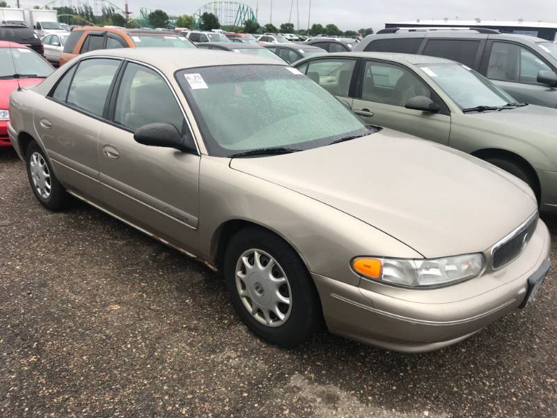 lot 13 image: 2002 Buick Century Custom