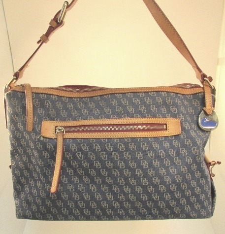 lot 7 image: Dooney & Bourke Purse