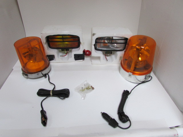 lot 32 image: Tripp Lite Safety Lights