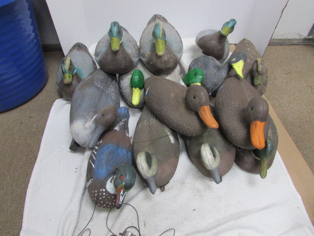 lot 48 image: Duck Decoys