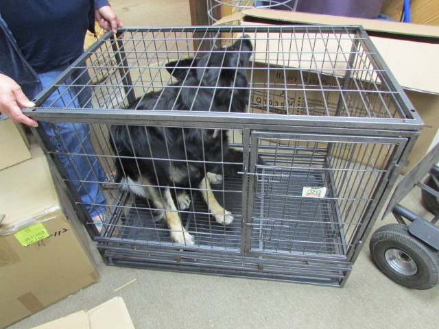 lot 51 image: Go Pet Club Heavy Duty Dog Crate Kennel