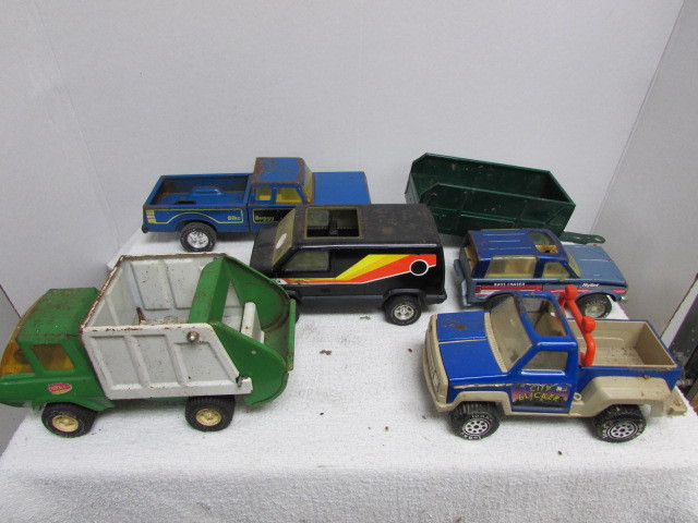 lot 52 image: Vintage Toy Trucks
