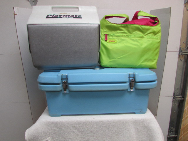 lot 53 image: Coolers