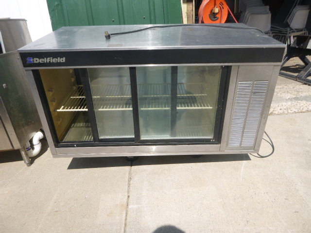 lot 2 image: Delfield Pie Case