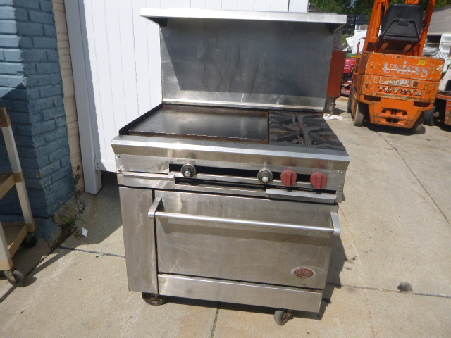 lot 5 image: Dynamic Cooking Systems Griddle and 2 Burner Stove