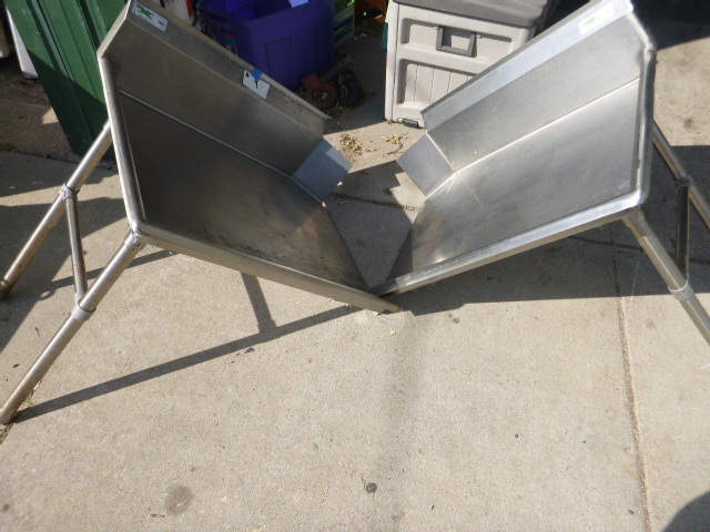 lot 9 image: 2 Counters to Attach to Sink or Dishwasher