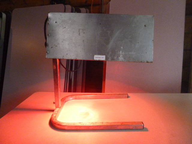 lot 21 image: Heat Lamp