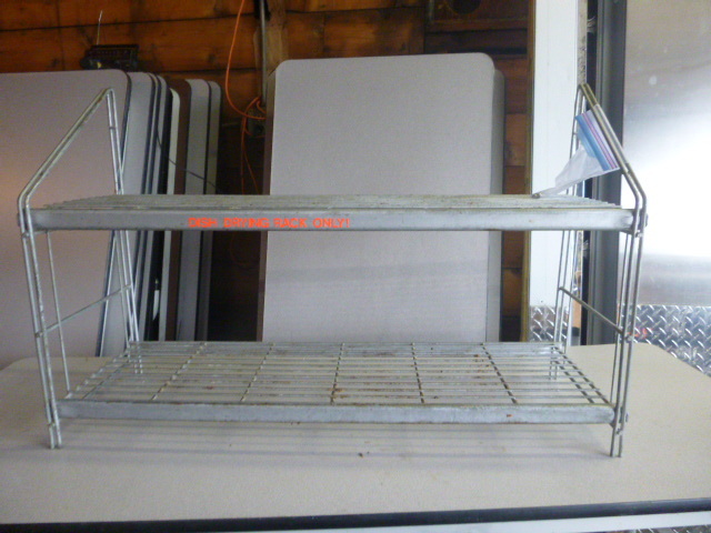 lot 26 image: Dish Drying Rack