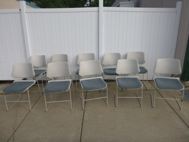 lot 37 image: 10 Restaurant Chairs
