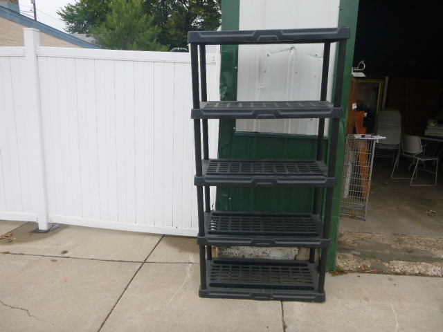 lot 45 image: 5 Tier Plastic Shelving