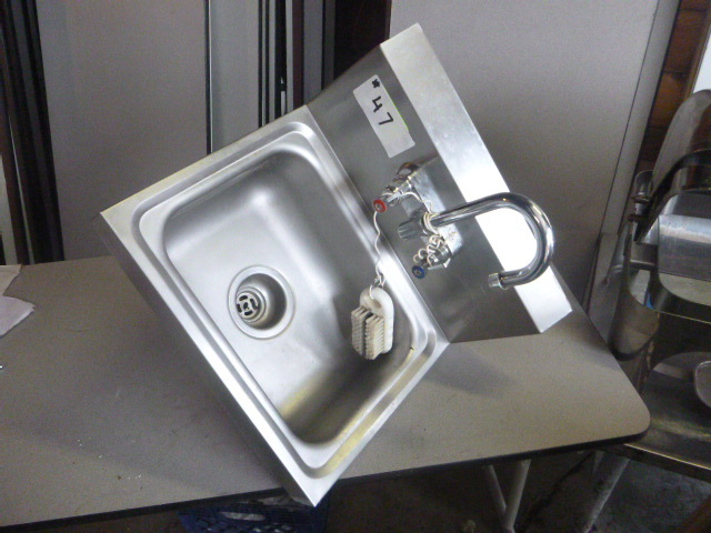 lot 47 image: Advance Tabco Hand Wash Sink
