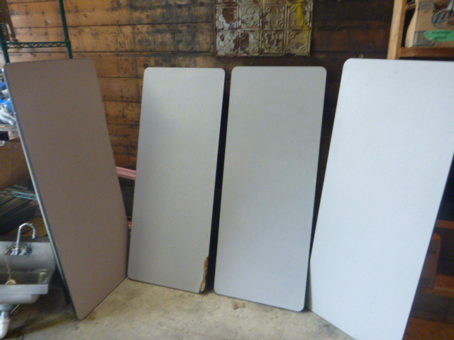 lot 52 image: 4 Folding Tables
