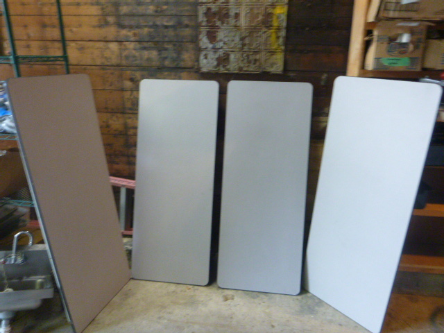 lot 54 image: 4 Folding Tables