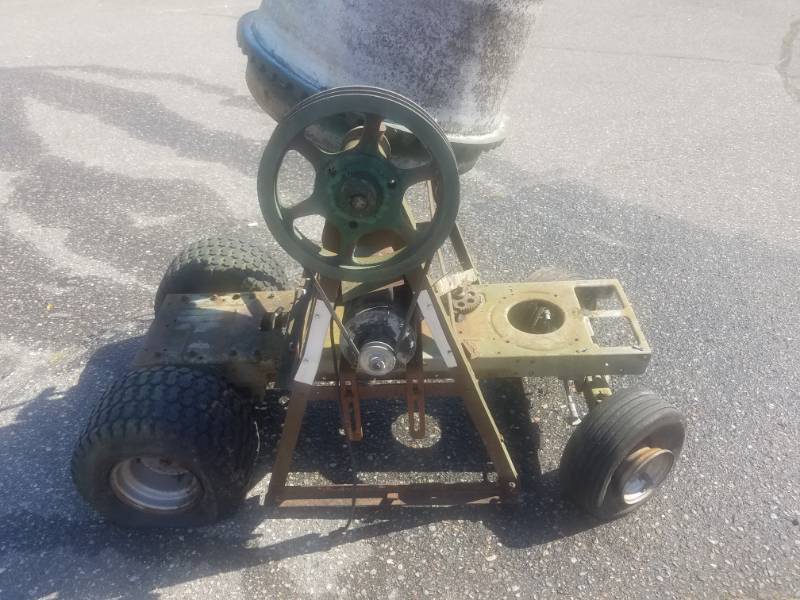 lot 25 image: Old Cement Mixer 